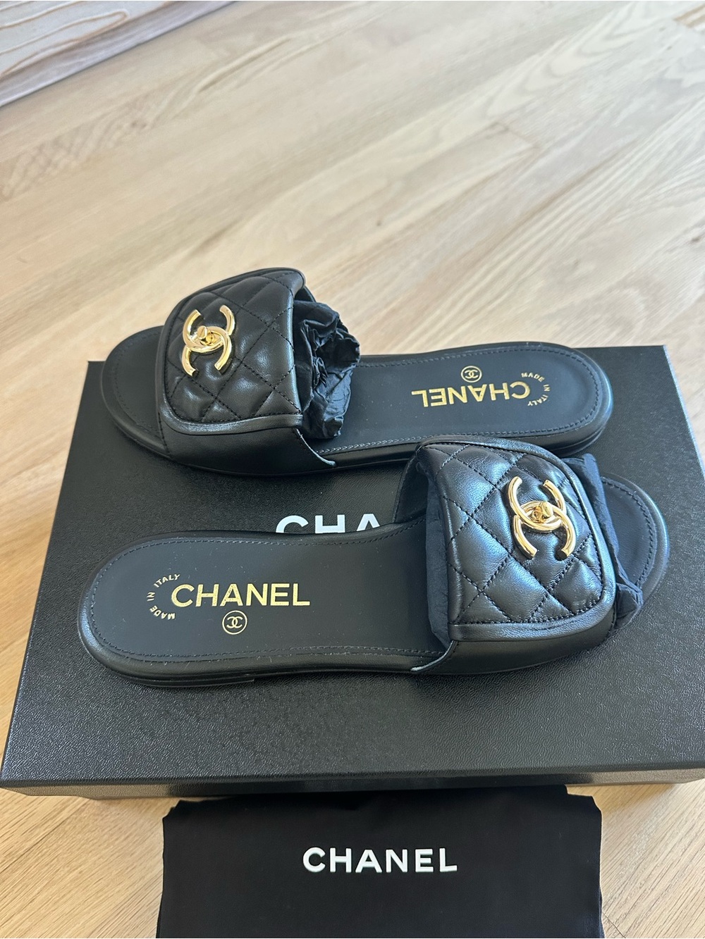 Chanel Turnlock Quilted Leather Sandals Slides Size 38 - Picture 5 of 8